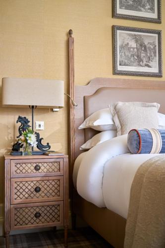 Viscount Stateroom King