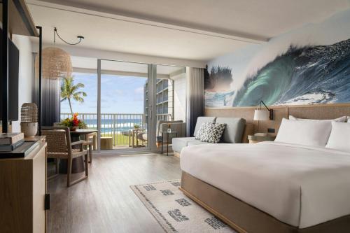 Resort Lanai King Room with Sofa Bed - Low Floor/Mobility/Hearing Accessible with Tub