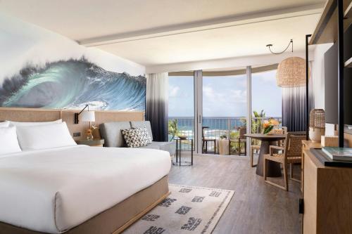 King Room with Sofa Bed and Ocean View - Mobility/Hearing Accessible with Tub