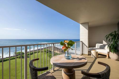 Ocean Front King Suite with Sofa Bed - Mobility/Hearing Accessible with Roll-In Shower