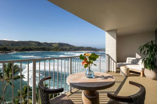 Ocean Front Queen Suite with Sofa Bed - Mobility/Hearing Accessible with Roll-In Shower