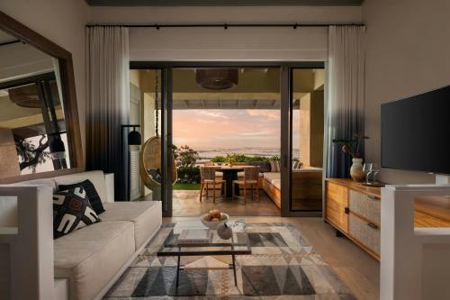 Ocean Front King Bungalow with Sofa Bed and Patio - Mobility/Hearing Accessible with Roll-In Shower