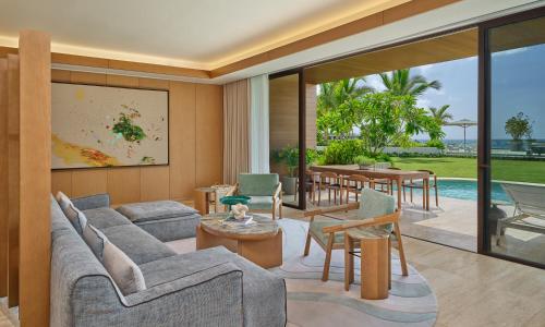 One-Bedroom Rooftop King Suite with Private Pool