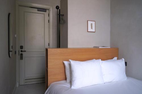 Petite Double Room