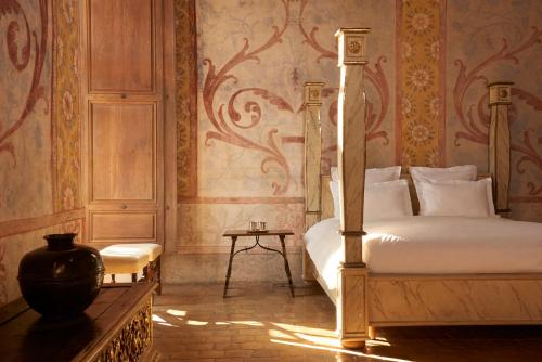 Superior Castle Suite