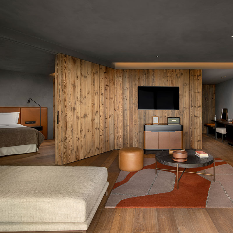 Corner Suite