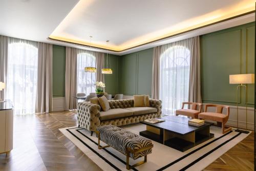 Suite Amoure with Jacuzzi