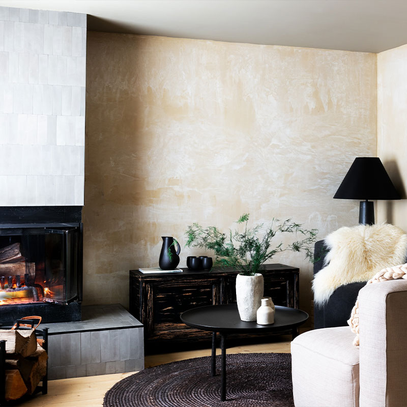 Accessible King Junior Suite w Fireplace