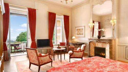 Grand Deluxe, Larger Guest room, 1 King, Garden view