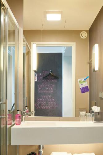 Moxy Twin Sleeper, Guest room, 2 Twin/Single Bed(s)
