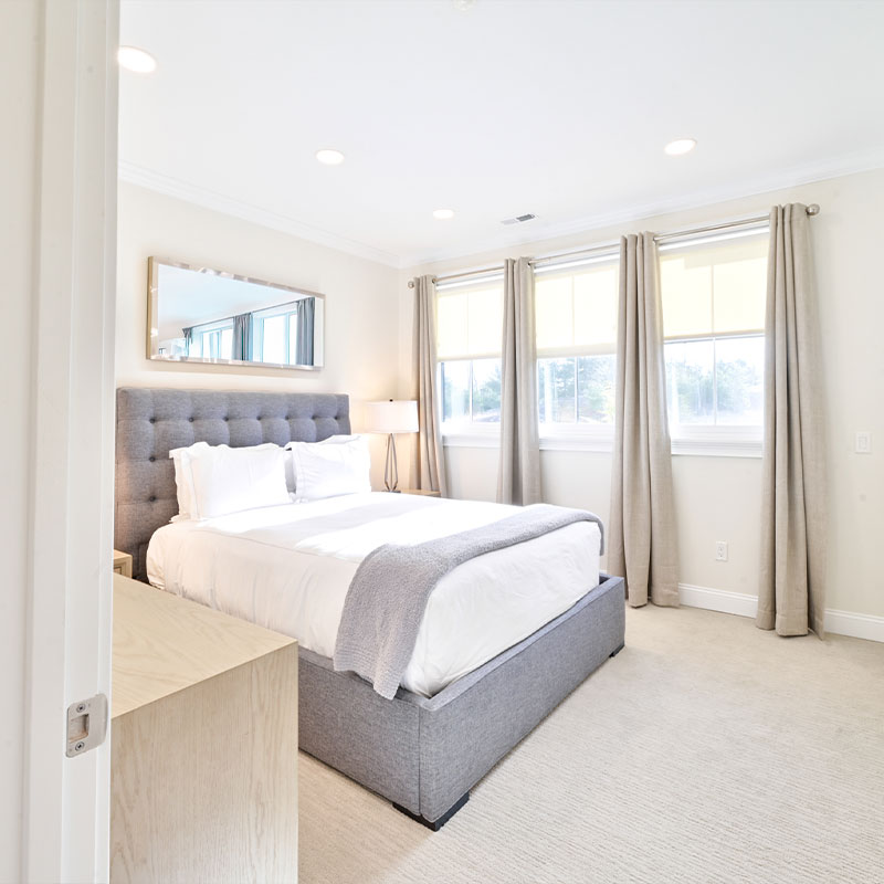 Hilltop Standard Queen Suite