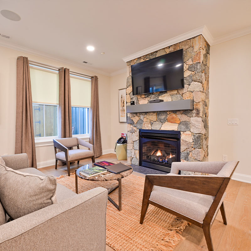Hilltop Woodland One Bedroom Suite