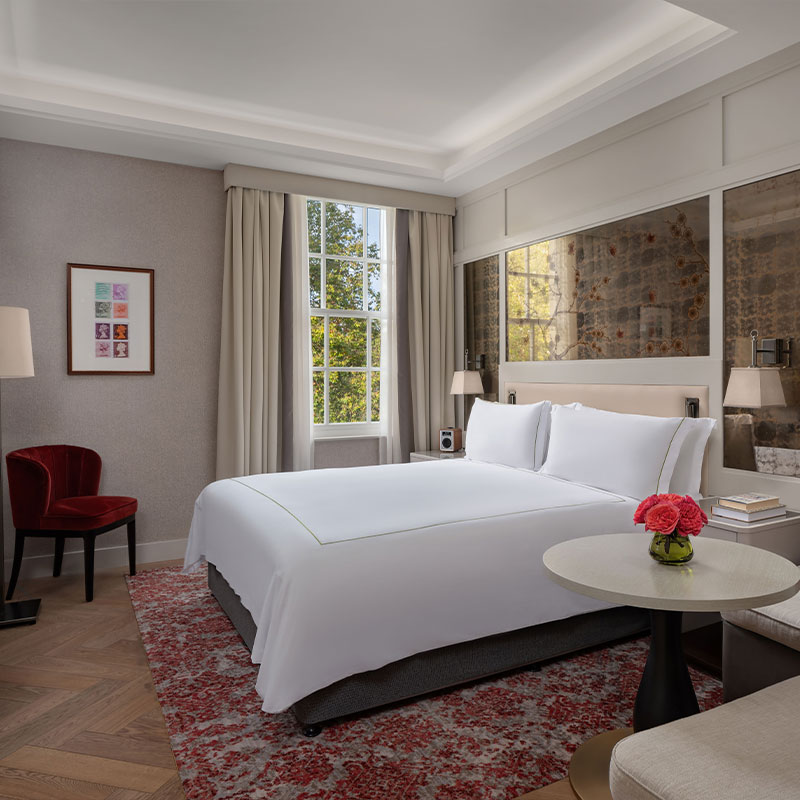 King Deluxe with Grosvenor Square View 