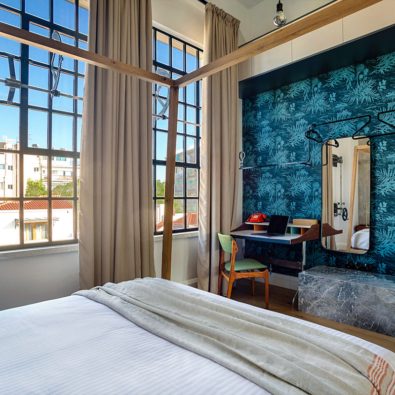 King Suite with Balcony L2
