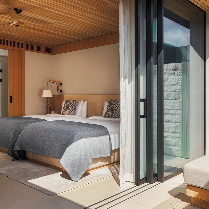 Three-Bedroom Suite - Seafront Pvt Pool