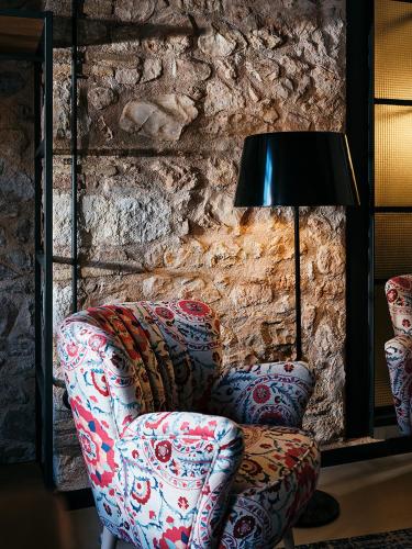 Lemon - Superior Courtyard Suite