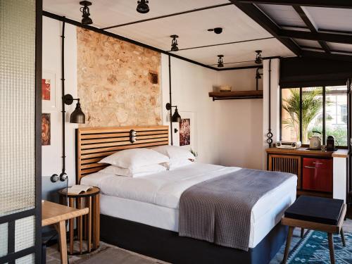 Levanda - Superior Elevated Suite with Private Balcony