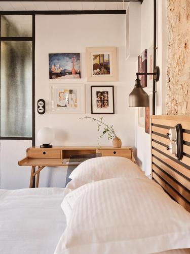 Levanda - Superior Elevated Suite with Private Balcony