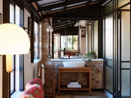 Levanda - Superior Elevated Suite with Private Balcony
