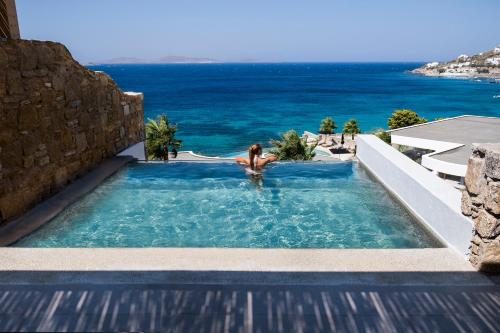 Deluxe Suite with Sea View & Infinity Private Pool