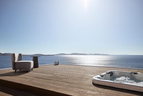 Suite with sea view and outdoor heated whirpool