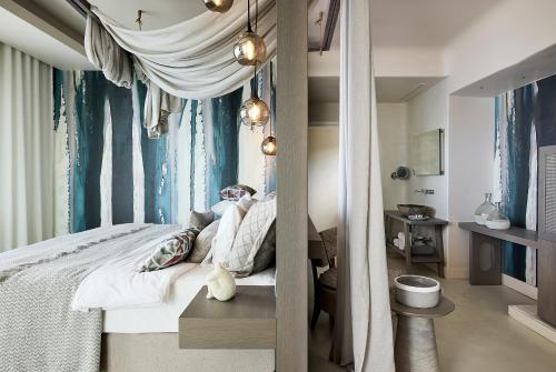 Signature Sea View Suite with Private Heated Pool