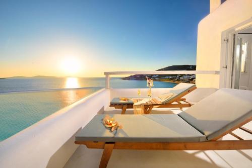 Signature Sea View Suite with Private Heated Pool