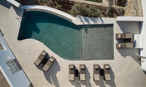 Deluxe Quadruple Room with heated sharing pool