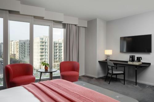 Queen Room - Fully Accessible