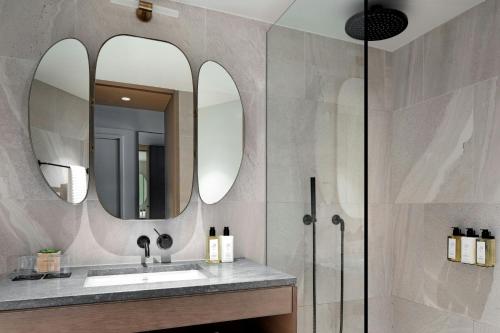 Executive King Room 