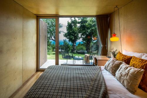 Double Room with Balcony and Mountain View