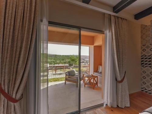 Deluxe King with Terrace and Valley View