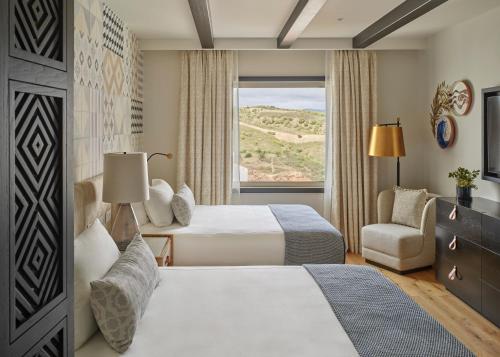 Two Bed Residence with Pool (Connecting)