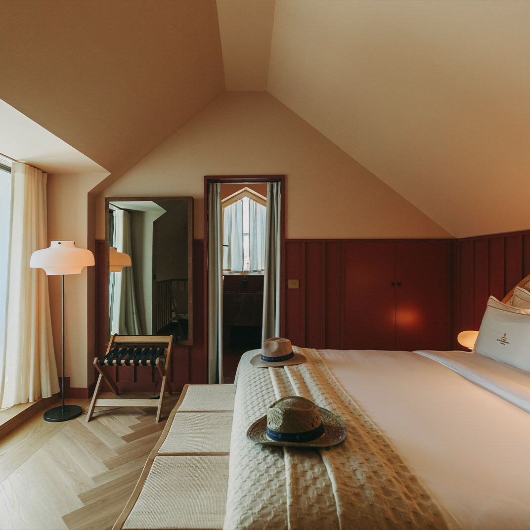 Deluxe Duplex Suite