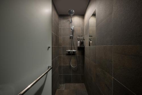 Superior Queen Room with Shower Booth