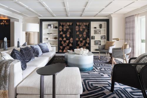 Presidential One-Bedroom King Suite with Balcony - Hearing Accessible