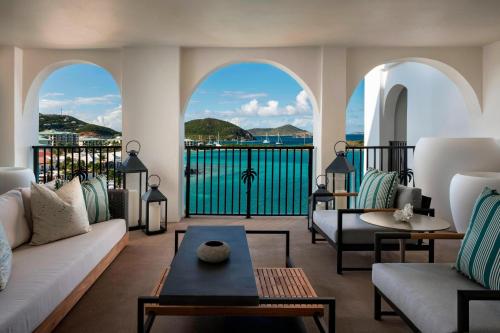 Presidential One-Bedroom King Suite with Balcony - Hearing Accessible