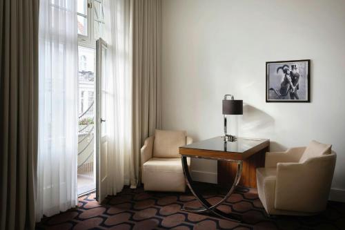 Superior Room, 1 King, Balcony