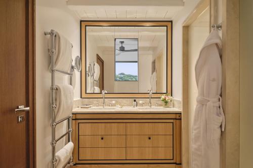 Deluxe Double or Twin Room with Pool Access