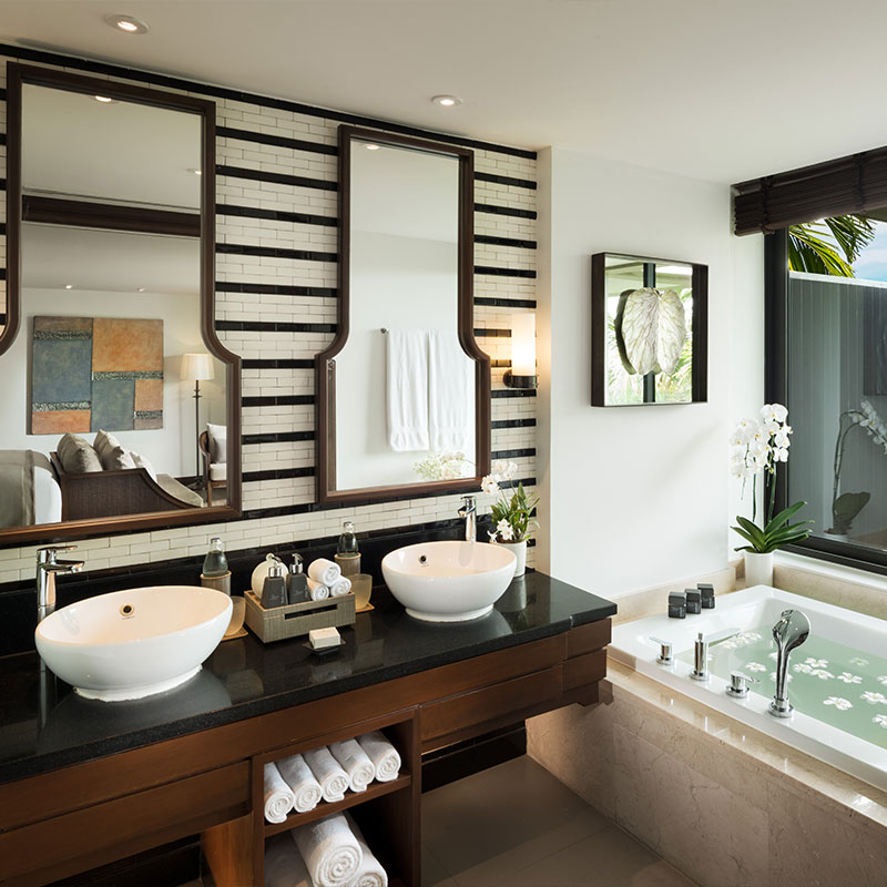 Deluxe Layan Suite
