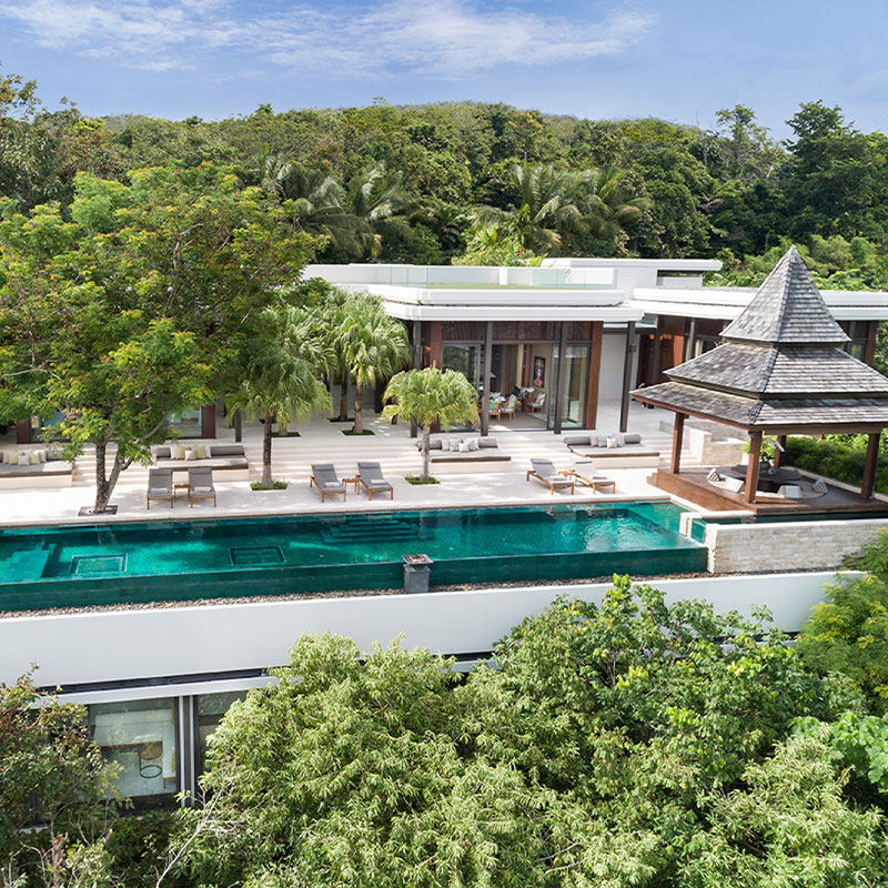 Three-Bedroom Sea View Residence 