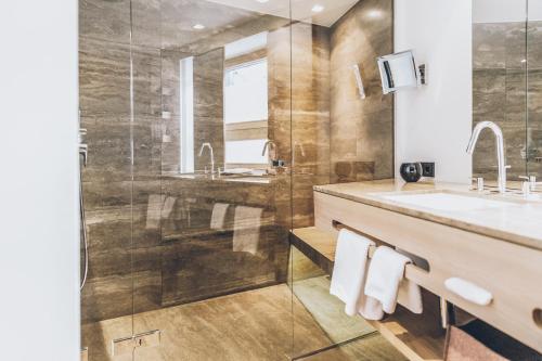 Deluxe Double or Twin Room with Balcony