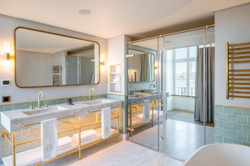 Prestige Suite