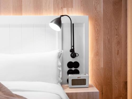 Contemporary Standard Small Single Room