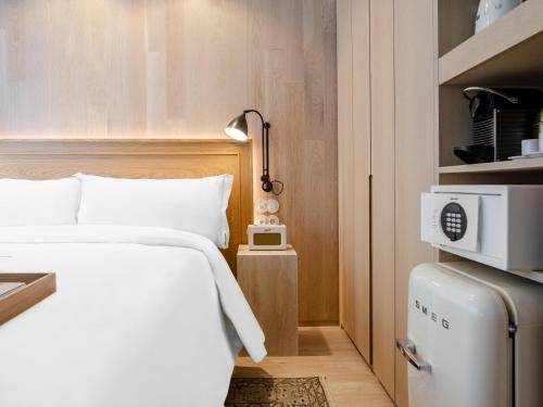 Contemporary Standard Small Single Room