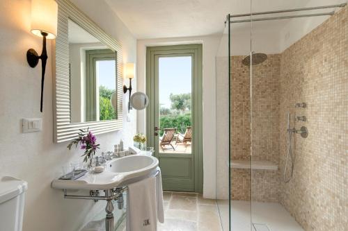Deluxe Suite with Terrace and Garden 