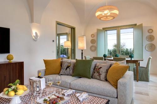 Deluxe Suite with Terrace and Garden 