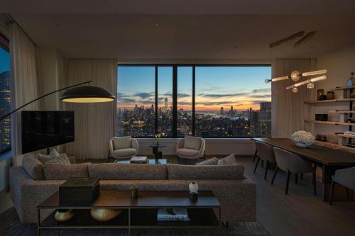 Fifth Avenue Two-Bedroom Penthouse with Downtown View