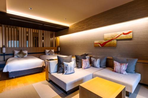 East Wing Upper Floor-Twin Room with Open-Air Bath Western Style /  Japanses Dinner Entry 17:00～18:00