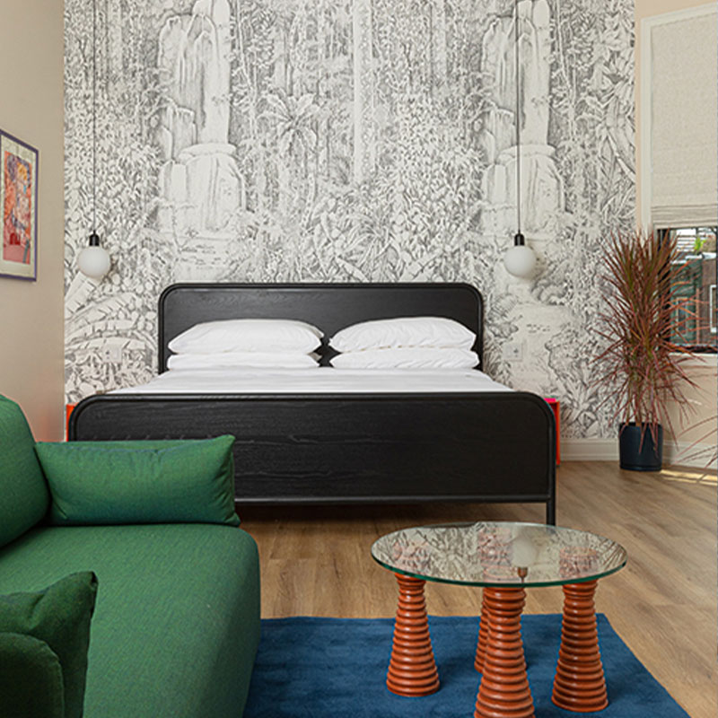 Suite 303 Stunning Corner King